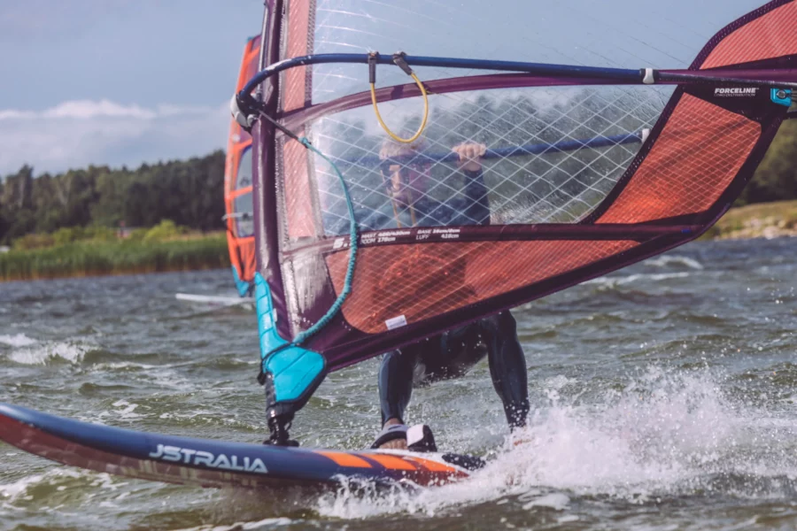 KURS WINDSURFINGU DLA DOROSŁYCH - SZKOŁA WINDSURFINGU FUNSURF (29)