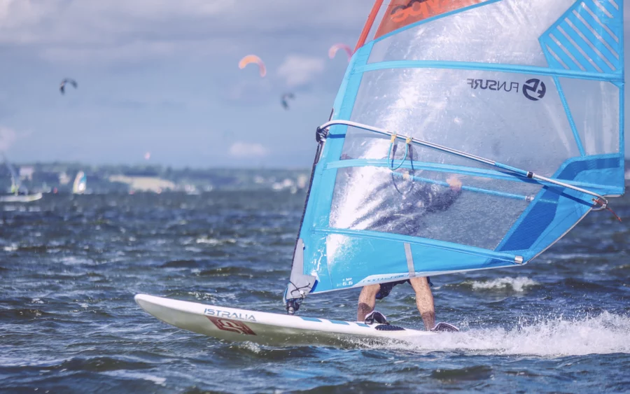 KURSY WINDSURFINGU DLA DOROSŁYCH - SZKOŁA WINDSURFINGU NA HELU - FUNSURF (11)