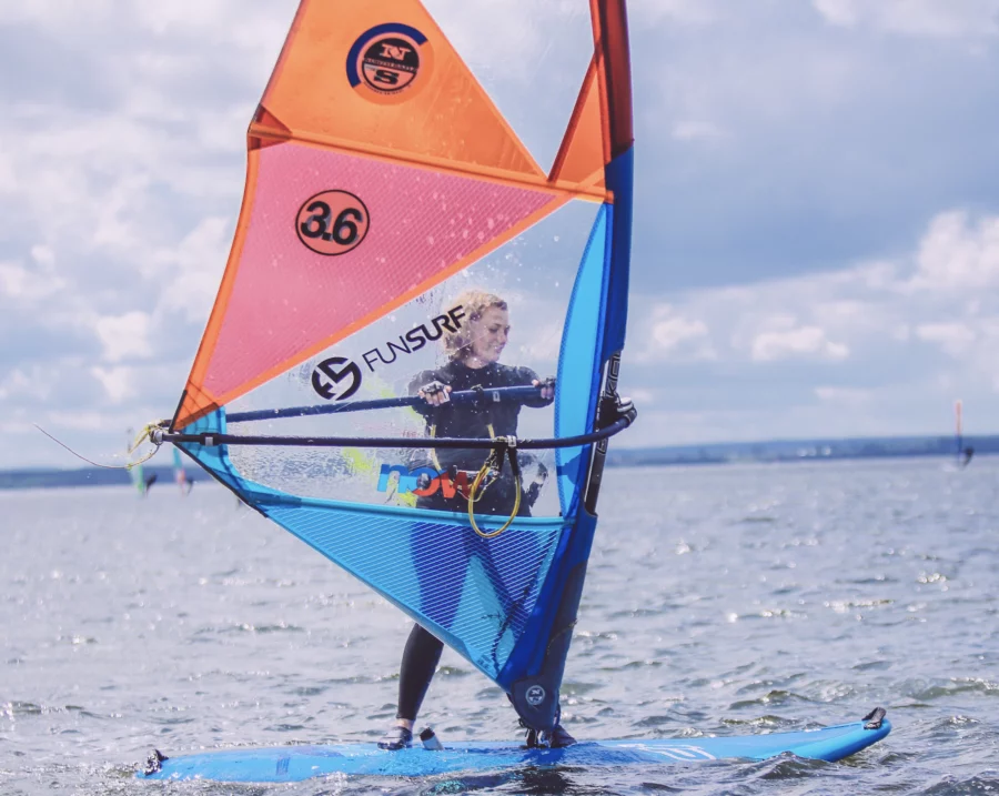KURSY WINDSURFINGU DLA DOROSŁYCH - SZKOŁA WINDSURFINGU NA HELU - FUNSURF (14)