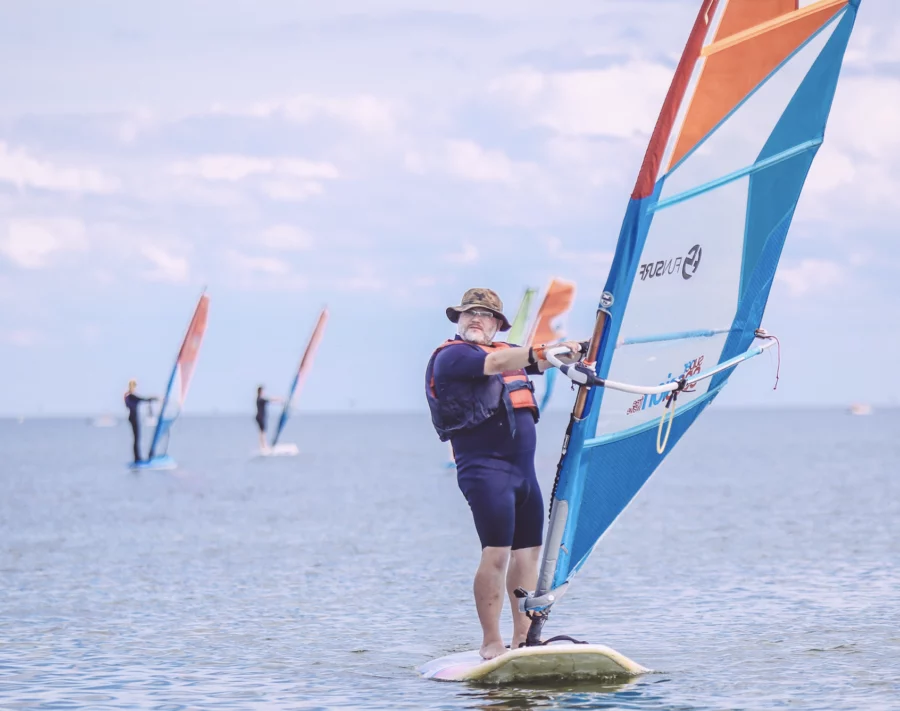 KURSY WINDSURFINGU DLA DOROSŁYCH - SZKOŁA WINDSURFINGU NA HELU - FUNSURF (17)