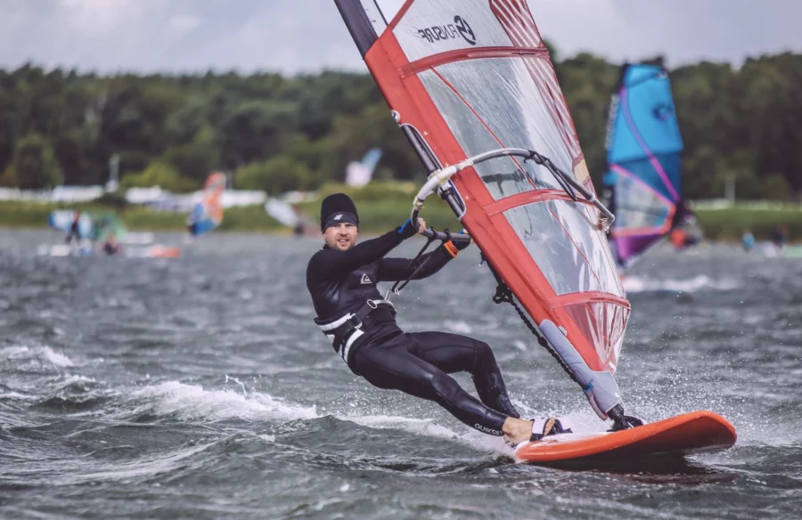 KURSY WINDSURFINGU DLA DOROSŁYCH - SZKOŁA WINDSURFINGU NA HELU - FUNSURF (30)