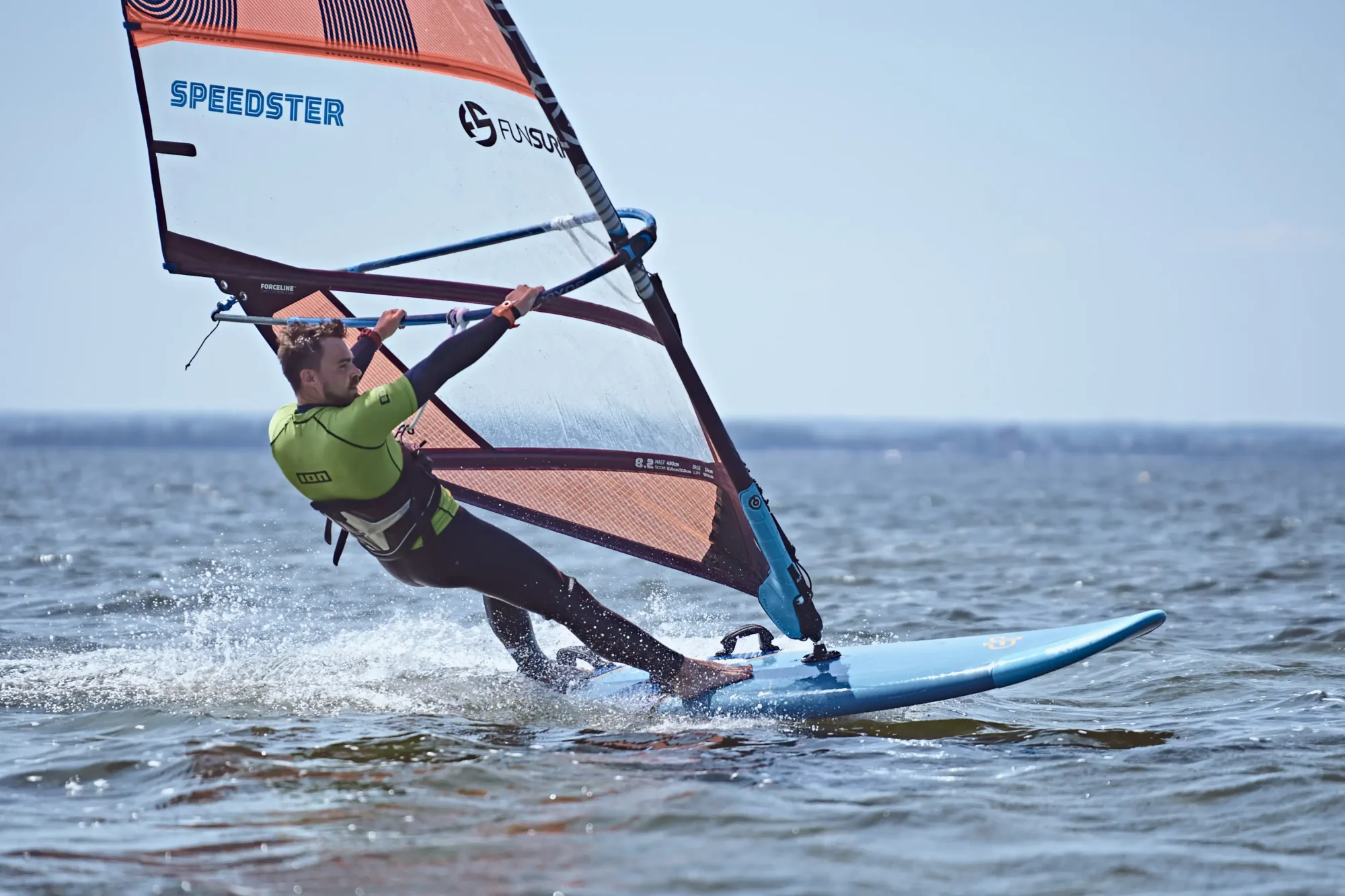 Szkoła-windsurfingu-FunSurf-w-Chałupach-na-Helu-sezon-2023-I-Windsurfing-_100_
