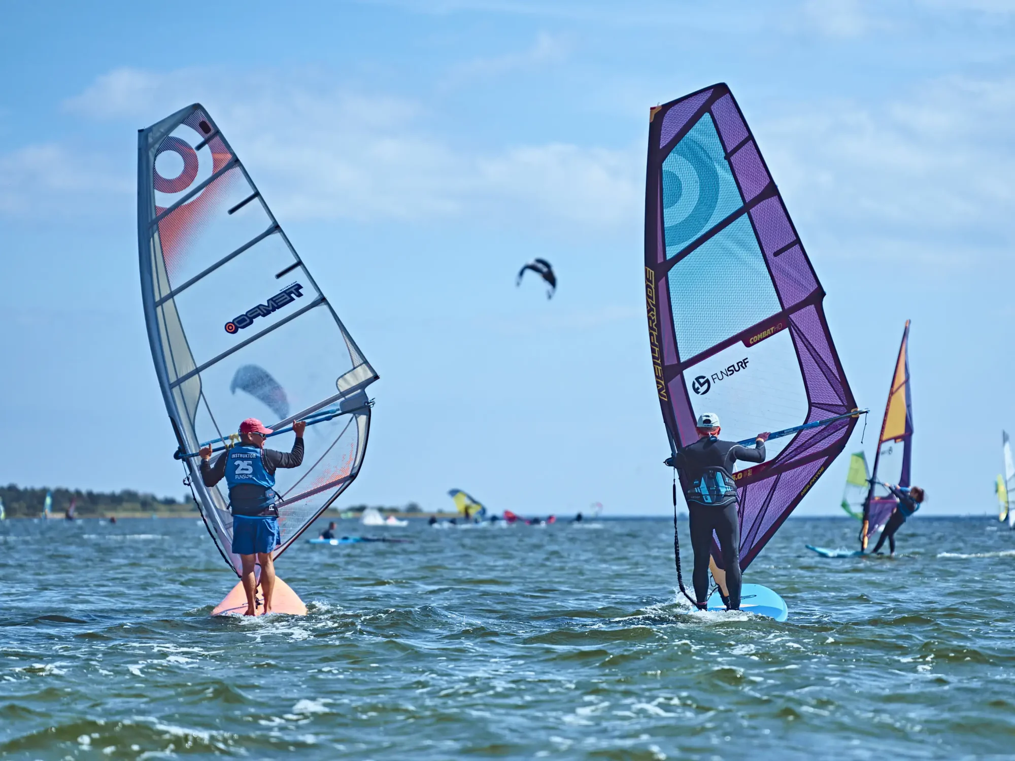 Szkoła-windsurfingu-FunSurf-w-Chałupach-na-Helu-sezon-2023-I-Windsurfing-_24_