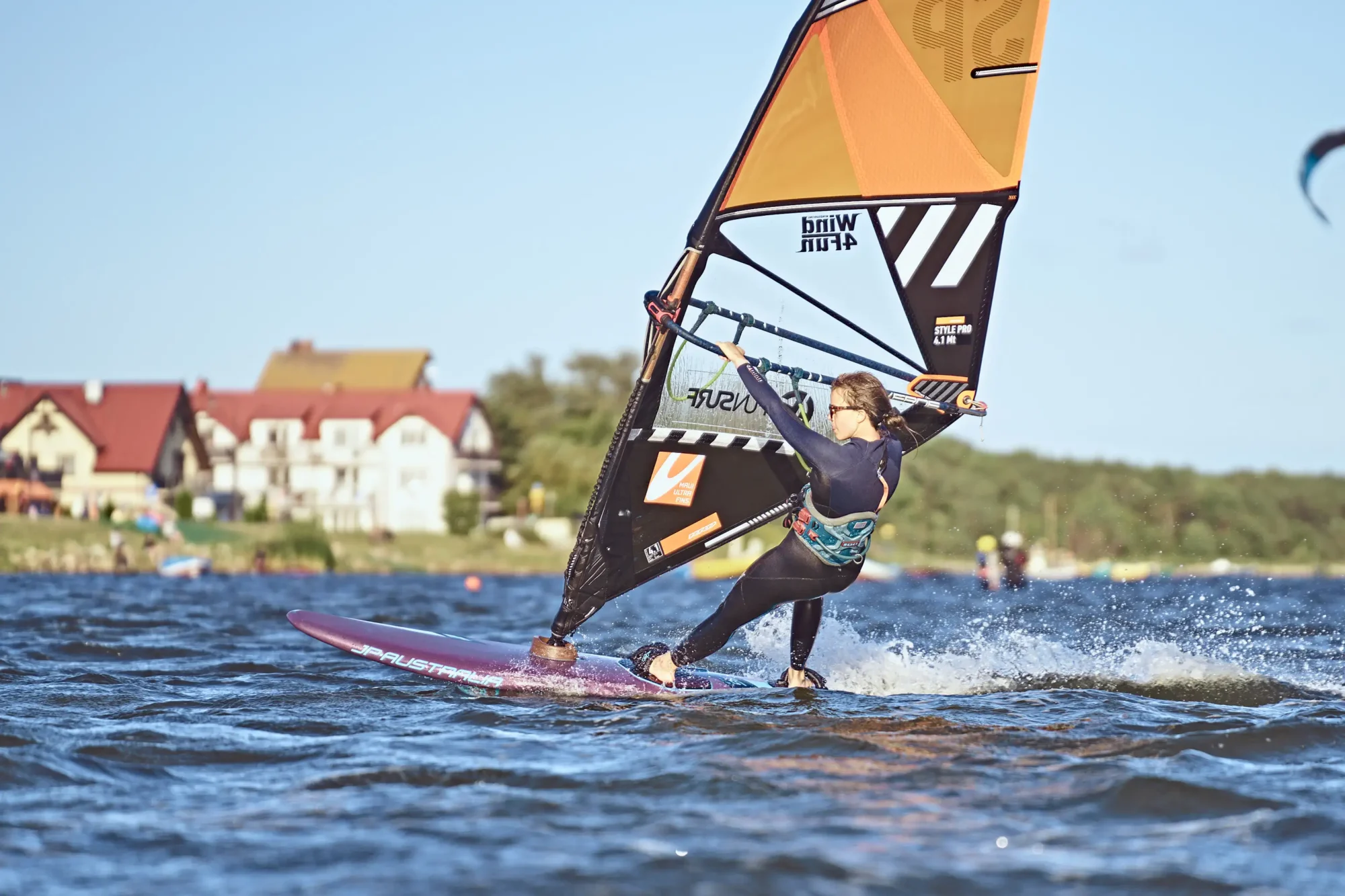 Szkoła-windsurfingu-FunSurf-w-Chałupach-na-Helu-sezon-2023-I-Windsurfing-_39_