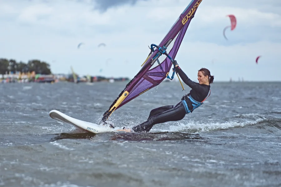 Szkoła-windsurfingu-FunSurf-w-Chałupach-na-Helu-sezon-2023-I-Windsurfing-_64_