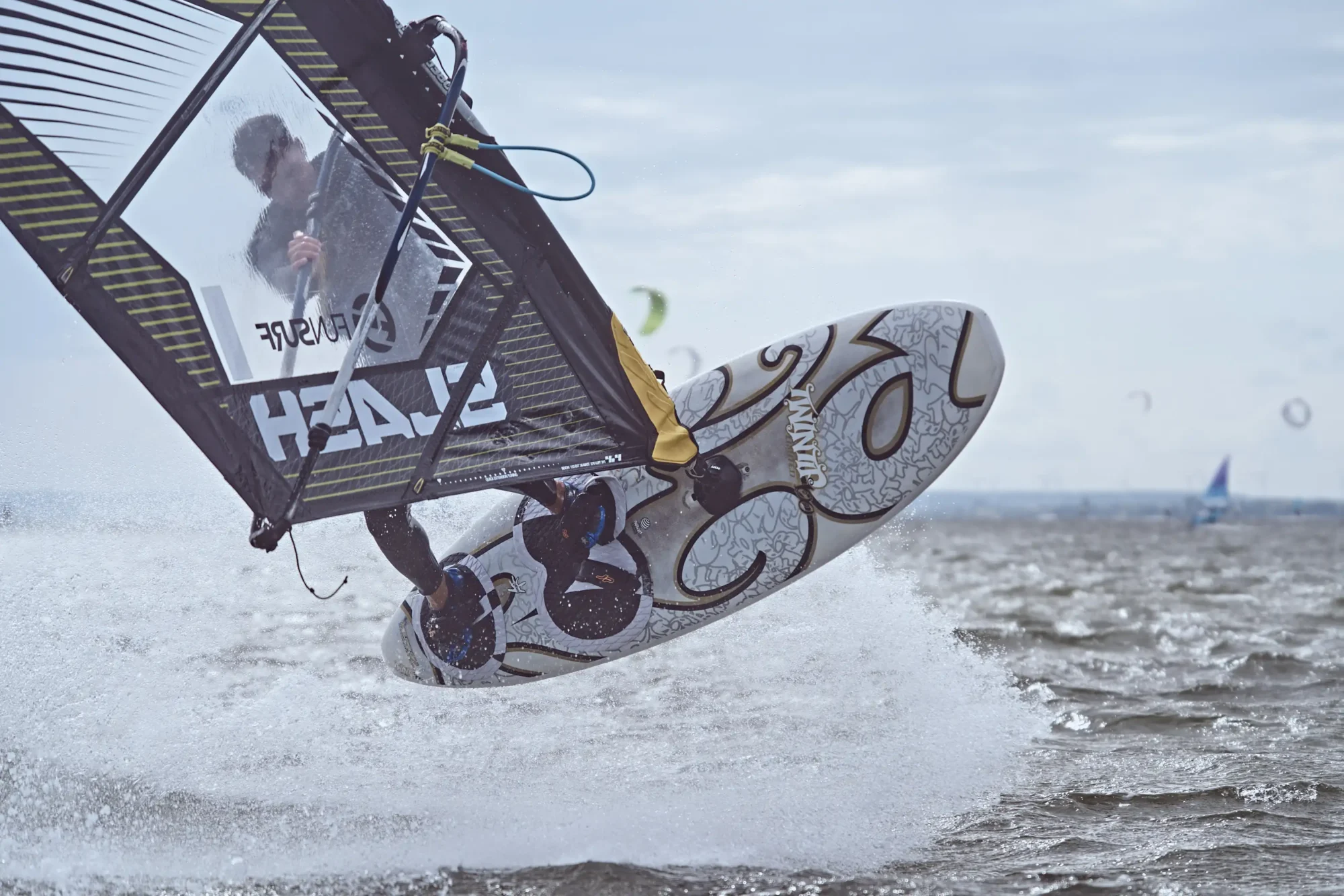 Szkoła-windsurfingu-FunSurf-w-Chałupach-na-Helu-sezon-2023-I-Windsurfing-_91_
