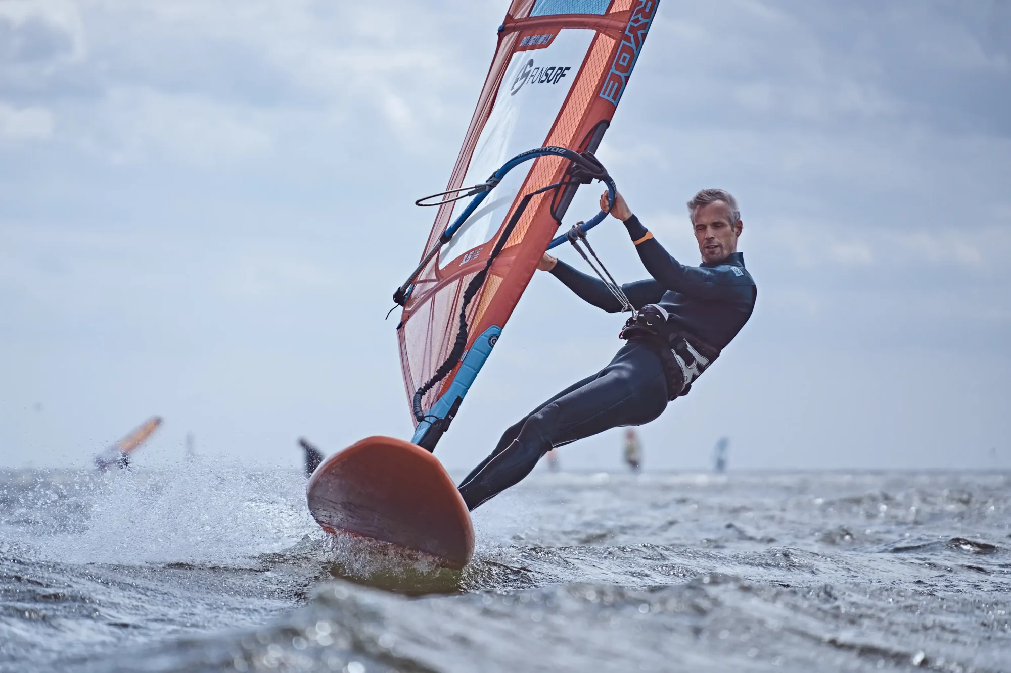 Szkoła-windsurfingu-FunSurf-w-Chałupach-na-Helu-sezon-2023-I-Windsurfing-_92_