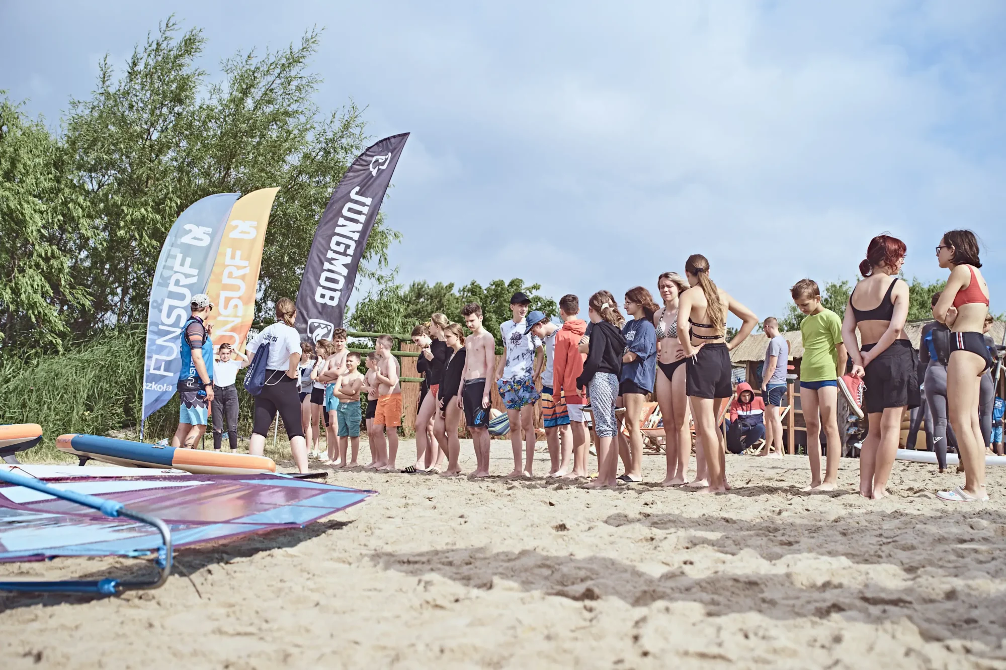Windsurfing-dla-dzieci-i-młodzieży-szkoła-windsurfingu-FunSurf-w-Chałupach-na-Helu-_11_