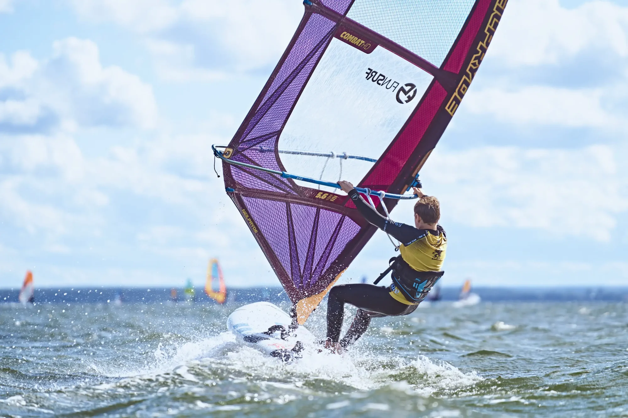 Windsurfing-dla-dzieci-i-młodzieży-szkoła-windsurfingu-FunSurf-w-Chałupach-na-Helu-_42_