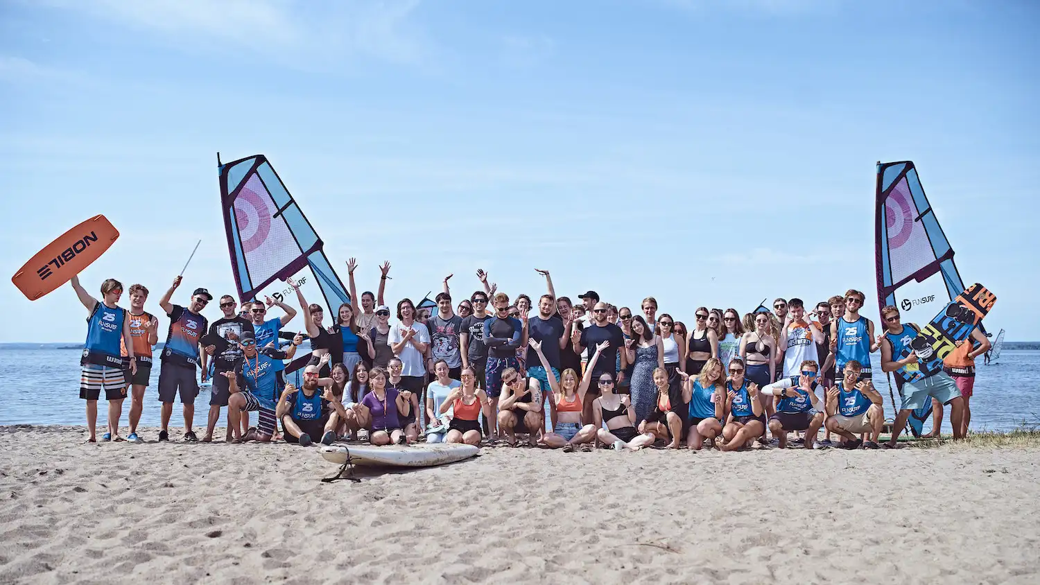 Windsurfingowy-student-camp-obóz-dla-studentów-w-Chałupach-na-Helu-szkoła-windsurfingu-kitesurfing-10