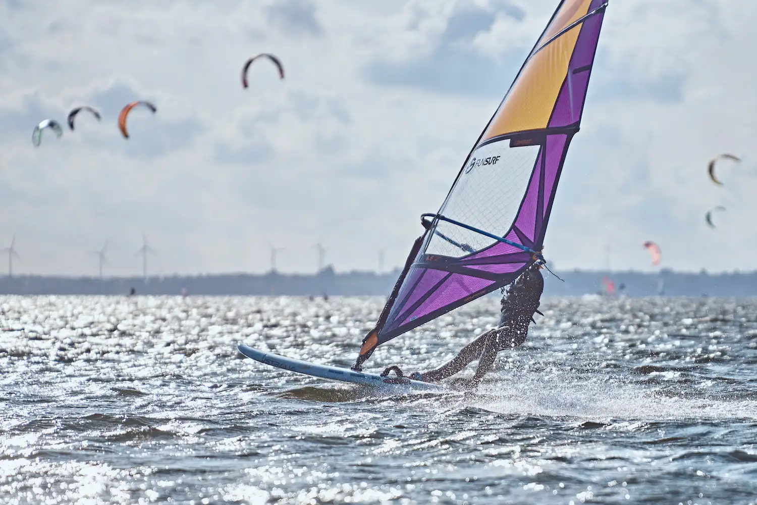 Windsurfingowy-student-camp-obóz-dla-studentów-w-Chałupach-na-Helu-szkoła-windsurfingu-kitesurfing_52